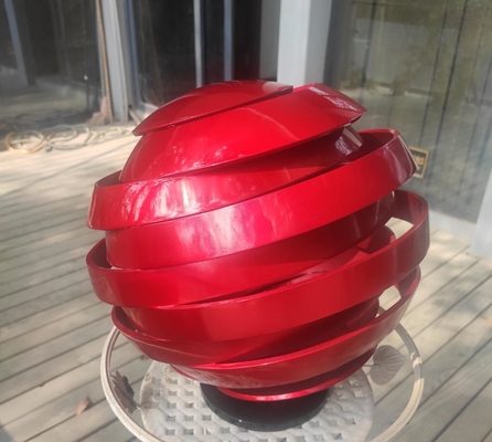 La hornada roja de acero inoxidable pintada moderna de la escultura abstracta barnizó